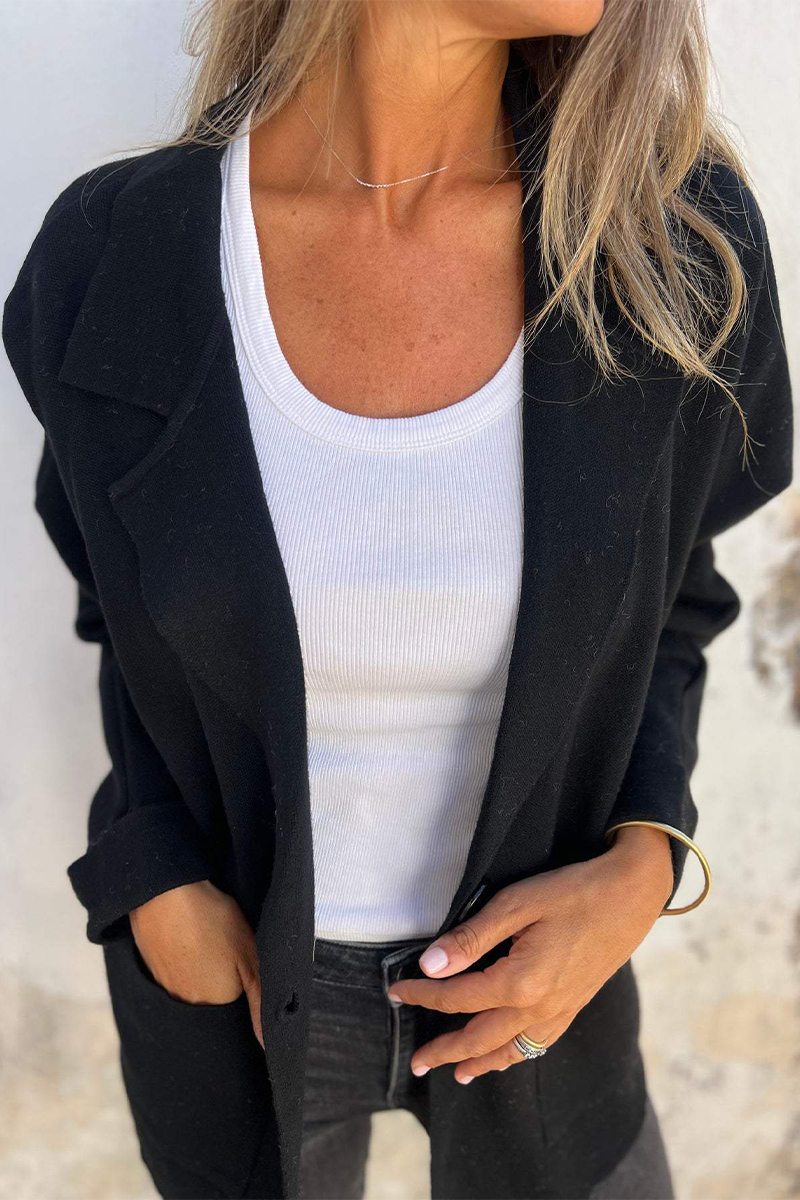 Effortlessly Elegant Garment with a Timeless Design