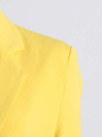 Sophisticated Garment with a Clean Classic Look