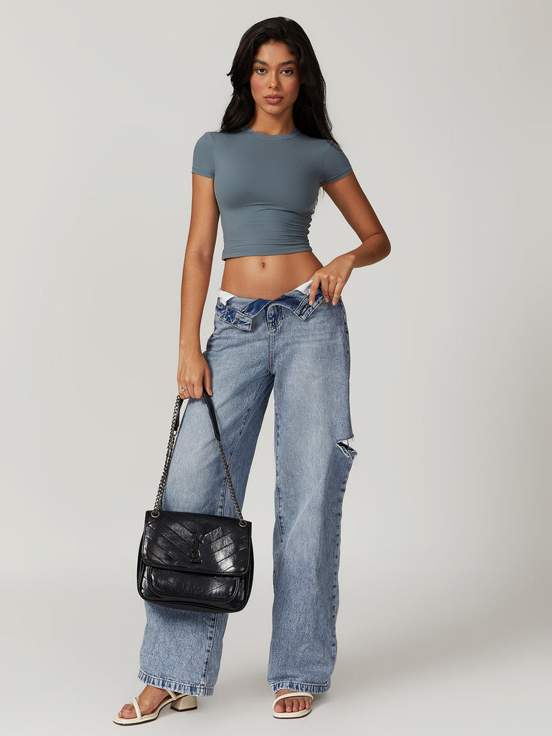 Well Tailored Top with a Graceful Silhouette