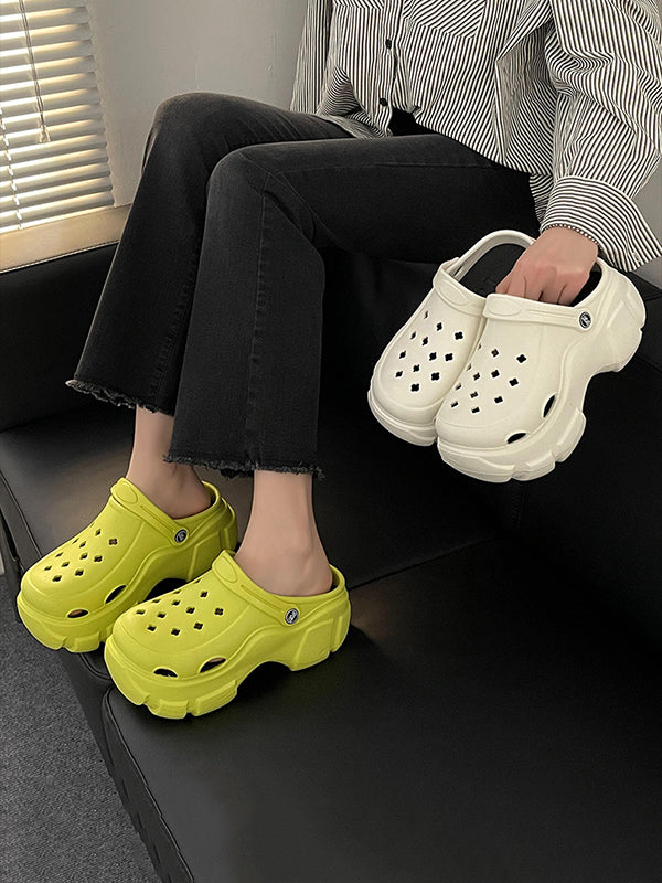 Effortlessly Elegant Sandals with a Timeless Design