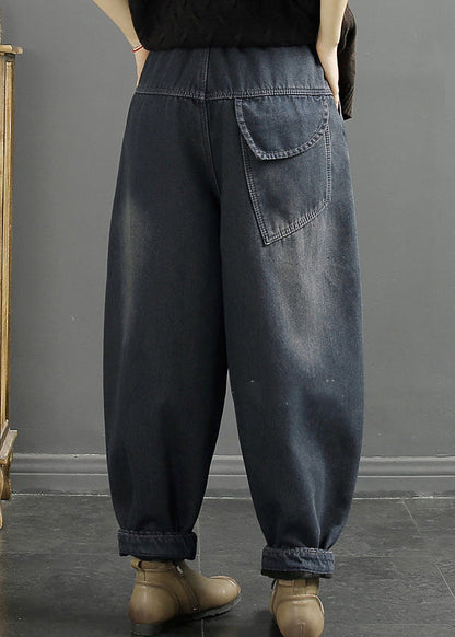 Effortlessly Elegant Pants with a Timeless Design