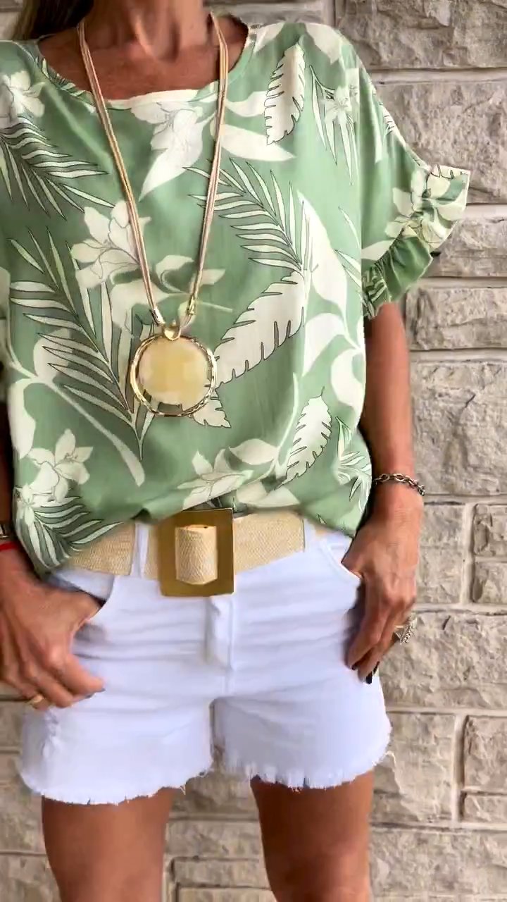 Classic Vintage Top with a Flattering Fit