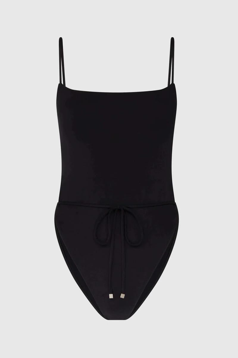 Effortlessly Elegant Swimsuit with a Timeless Design