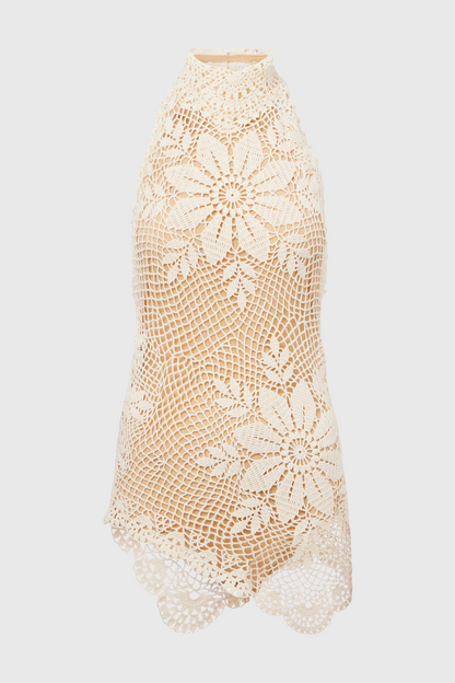 Well Tailored Top with a Graceful Silhouette