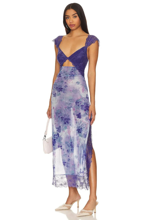 Gracefully Styled Garment for Any Occasion