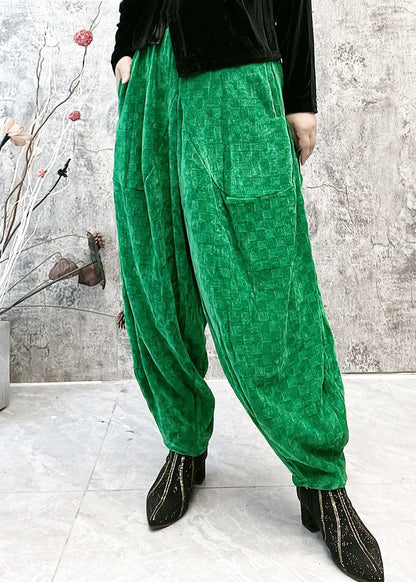 Effortlessly Elegant Pants with a Timeless Design