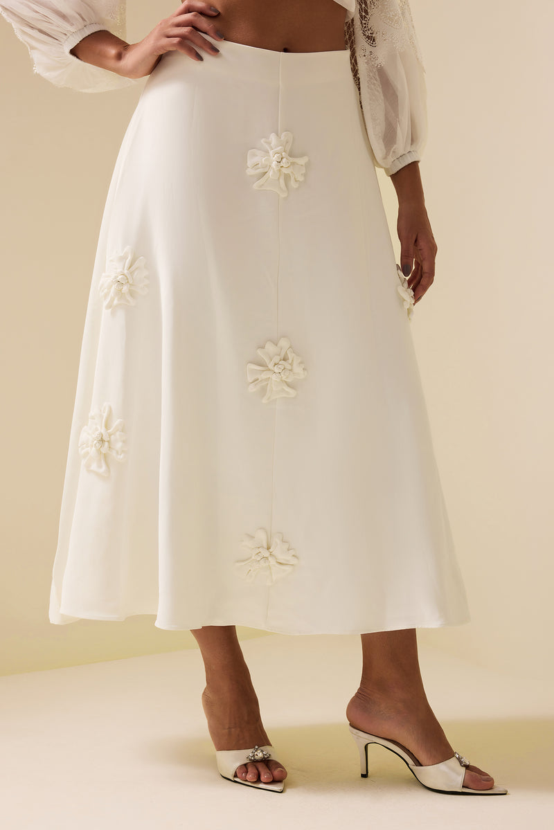 Well Tailored Garment with a Graceful Silhouette