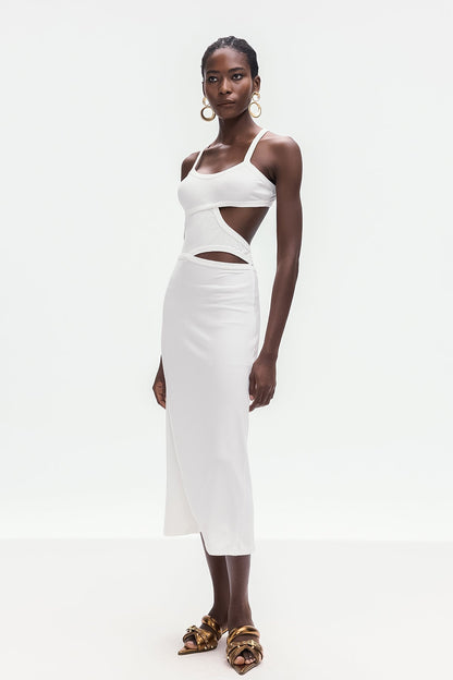 Effortlessly Elegant Dress with a Timeless Design