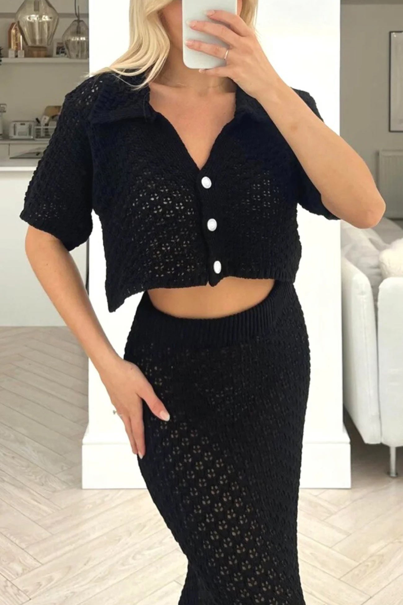 Beautifully Crafted Blouse in a Classic Style