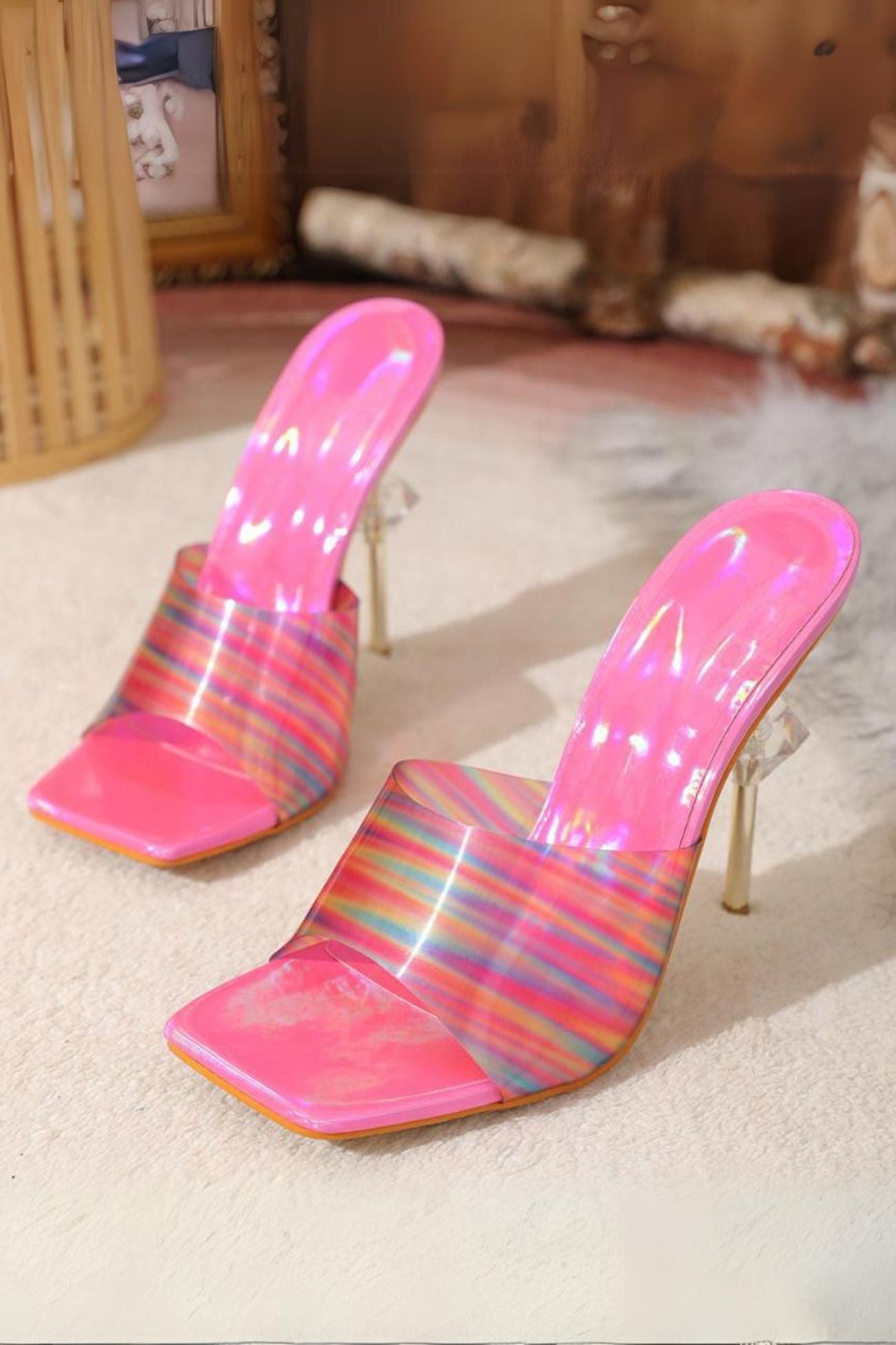 Well Tailored Sandals with a Graceful Silhouette