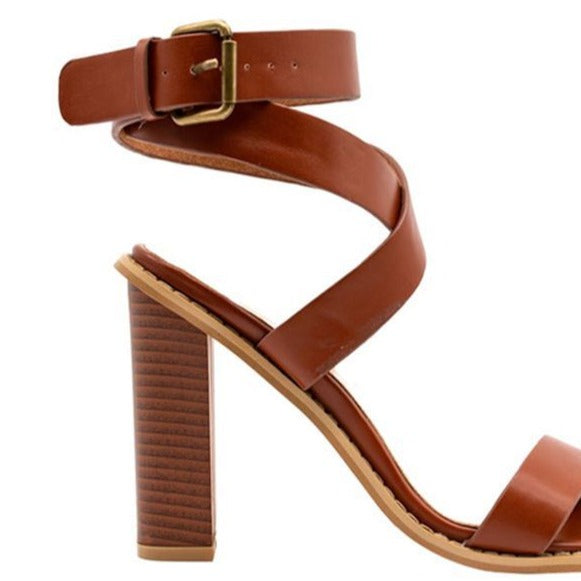 Gracefully Styled Garment for Any Occasion