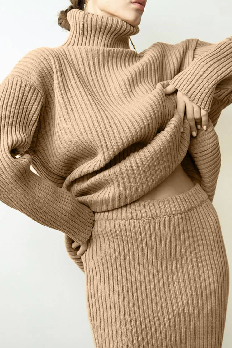 Effortlessly Elegant Sweater with a Timeless Design
