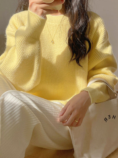 Classic Vintage Sweater with a Flattering Fit