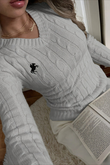 Well Tailored Sweater with a Graceful Silhouette
