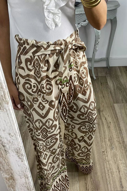 Classic Vintage Pants with a Flattering Fit