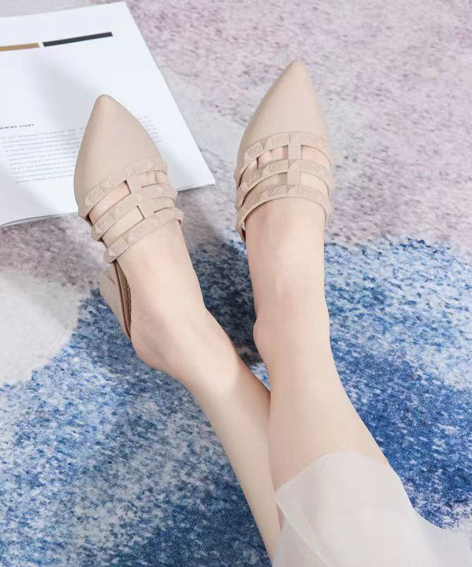 Well Tailored Sandals with a Graceful Silhouette