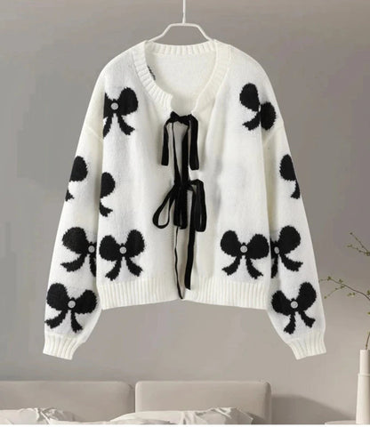 Well Tailored Cardigan with a Graceful Silhouette
