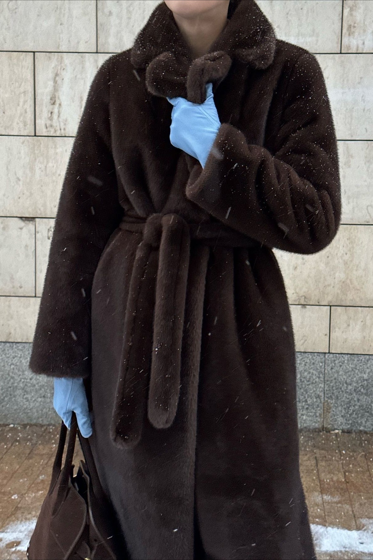 Well Tailored Coat with a Graceful Silhouette