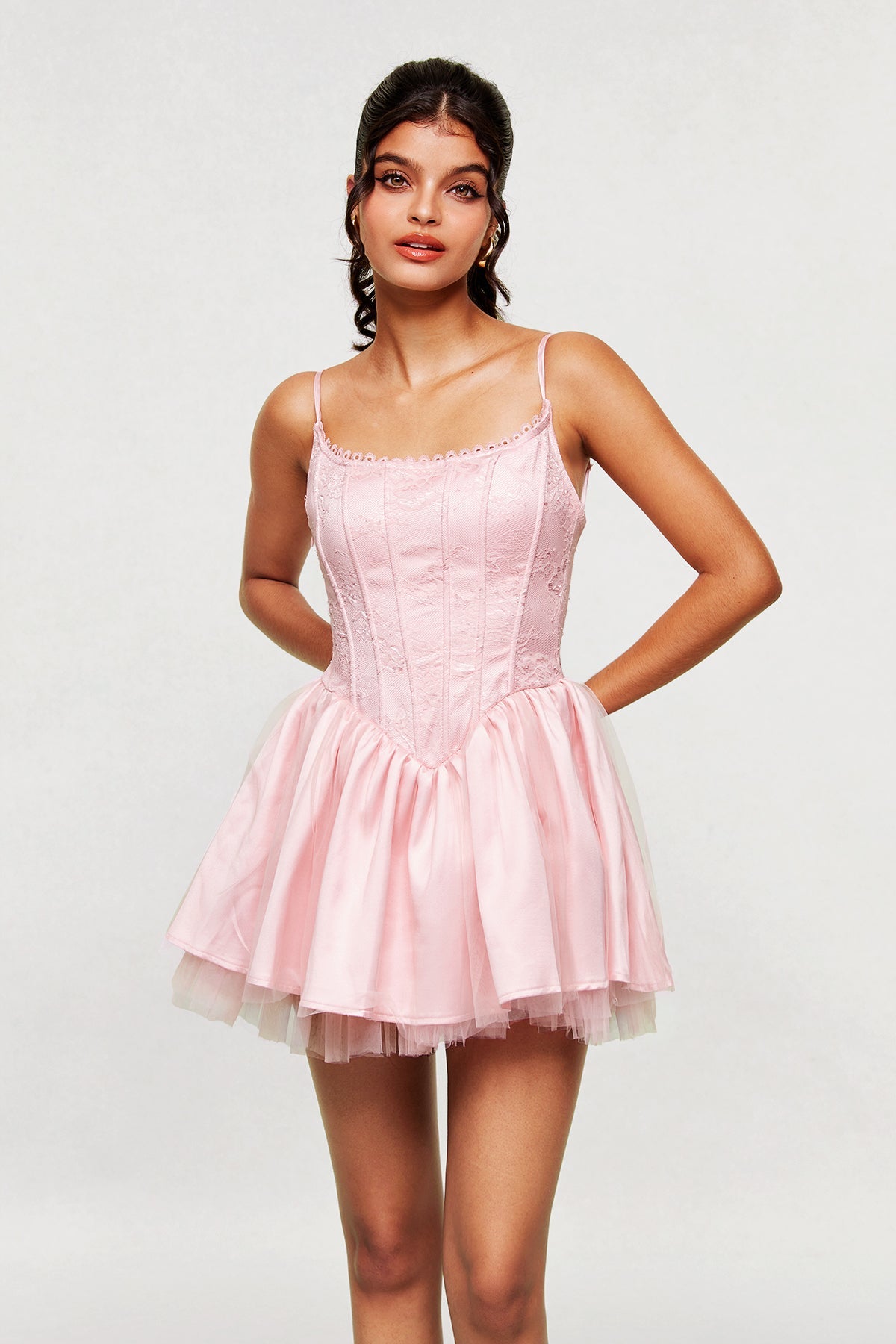 Beautifully Finished Dress in a Timeless Design