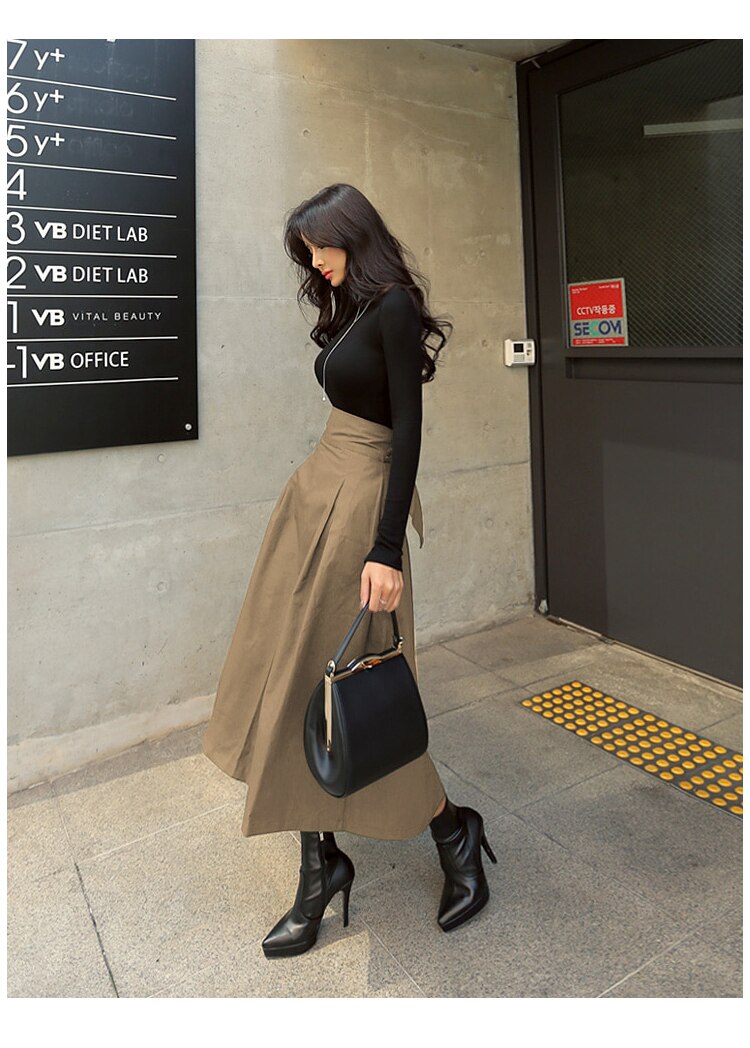 Effortlessly Elegant Garment with a Timeless Design