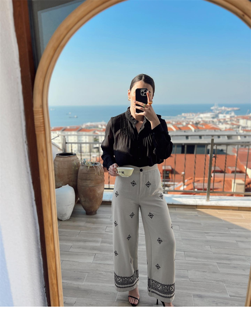 Gracefully Styled Trousers for Any Occasion
