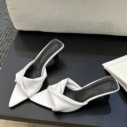Classic Vintage Heels with a Flattering Fit