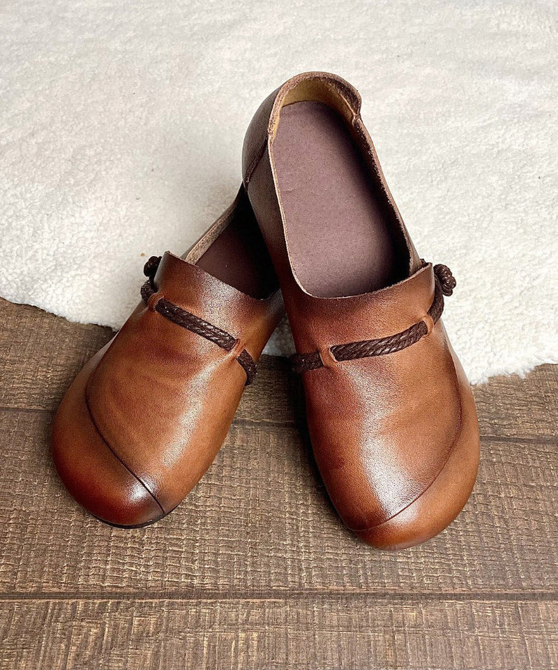 Well Tailored Shoes with a Graceful Silhouette