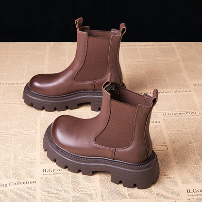 Polished Boots with an Effortless Classic Look