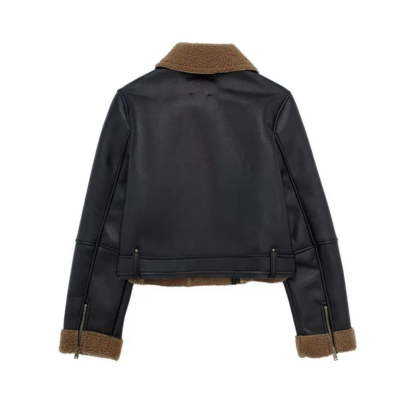 Effortlessly Elegant Jacket with a Timeless Design