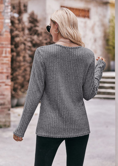 Well Tailored T-Shirt with a Graceful Silhouette