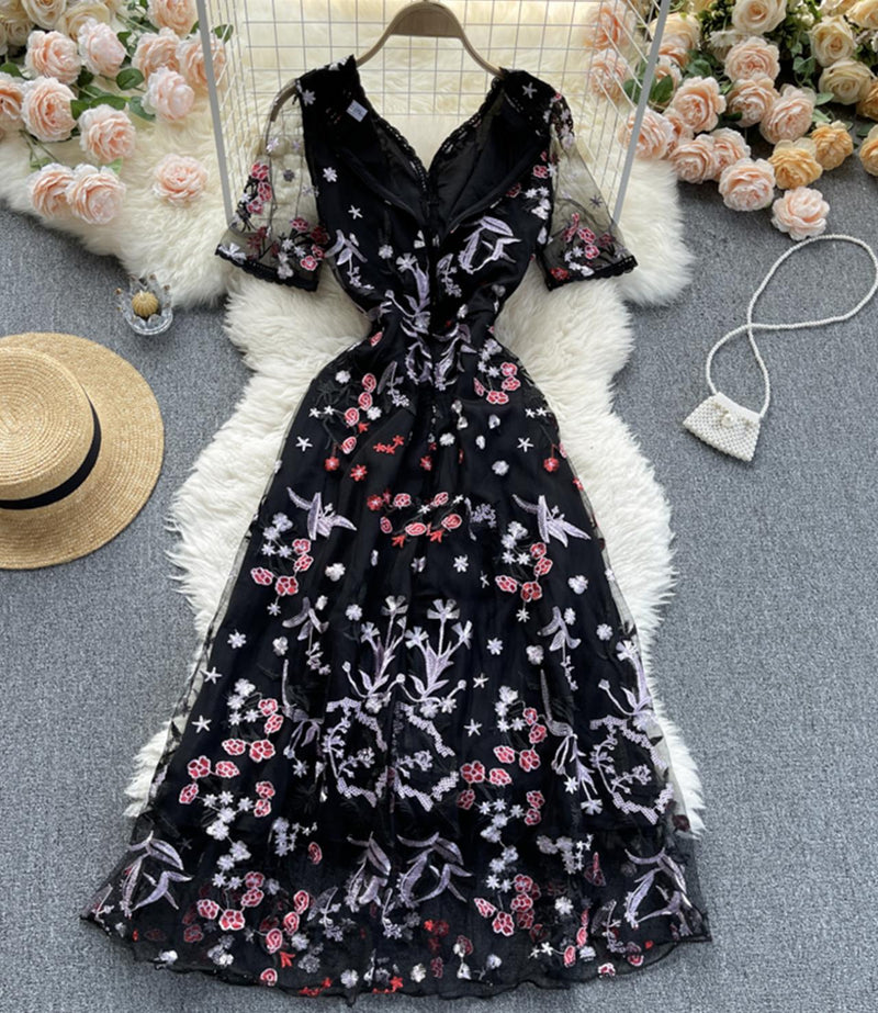 Well Tailored Dress with a Graceful Silhouette