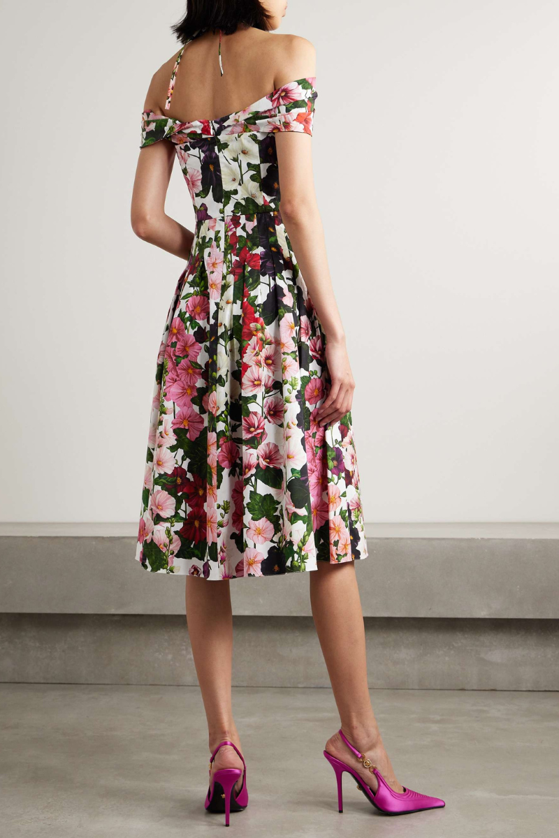 Classic Vintage Dress with a Flattering Fit