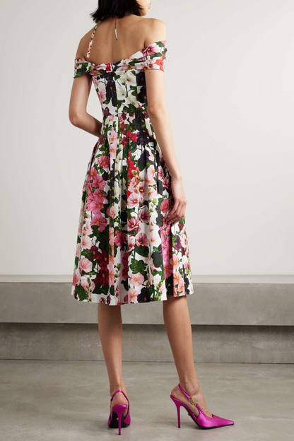 Classic Vintage Dress with a Flattering Fit