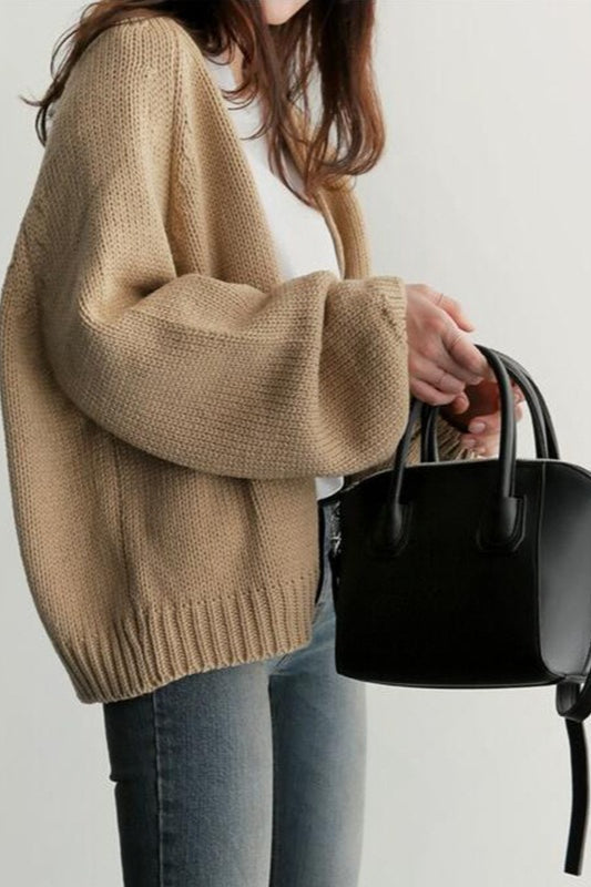 Effortlessly Elegant Cardigan with a Timeless Design
