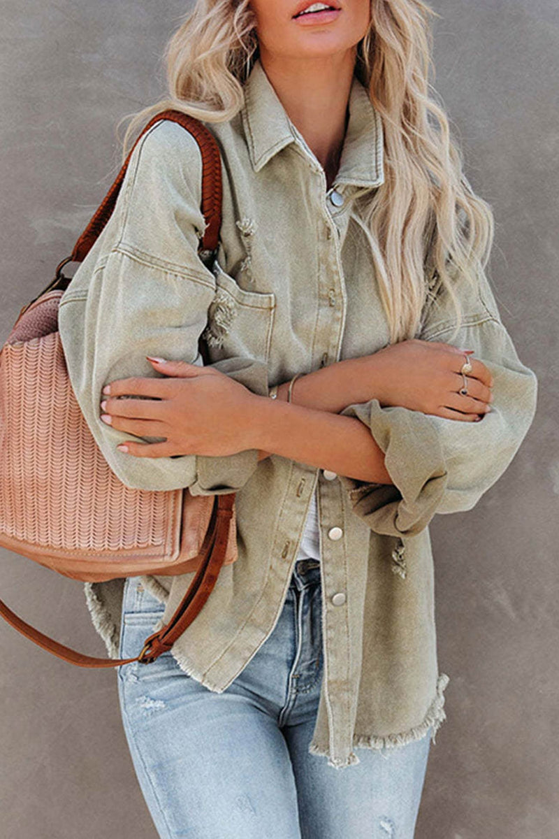 Effortlessly Elegant Jacket with a Timeless Design