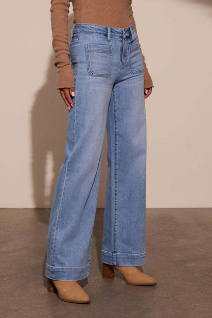Effortlessly Elegant Garment with a Timeless Design
