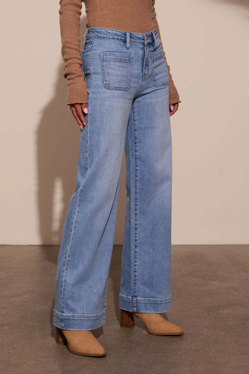 Effortlessly Elegant Garment with a Timeless Design