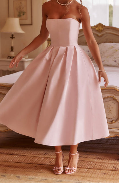 Effortlessly Elegant Dress with a Timeless Design