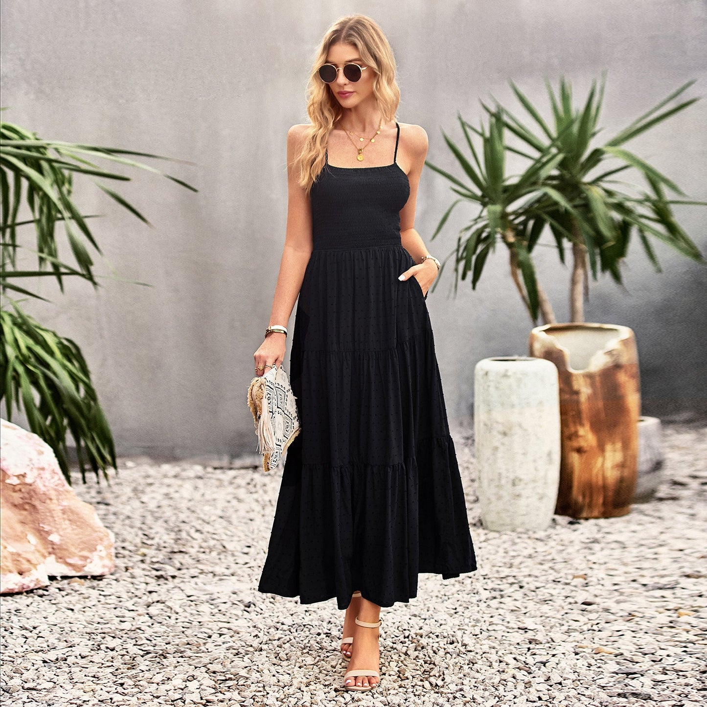 Beautifully Finished Dress in a Timeless Design