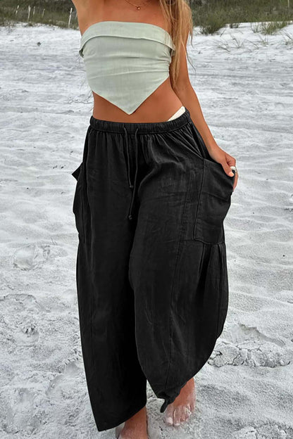 Effortlessly Elegant Pants with a Timeless Design