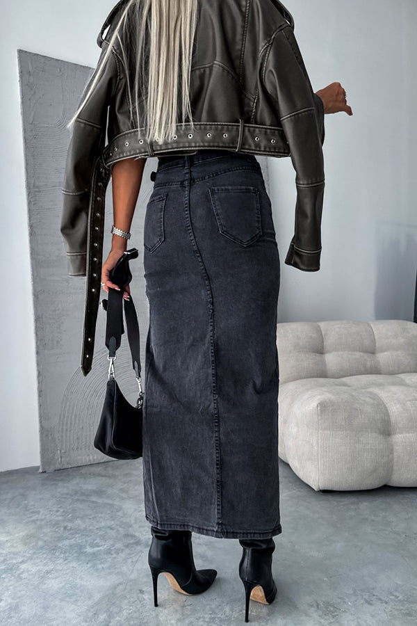 Sophisticated Garment with a Clean Classic Look