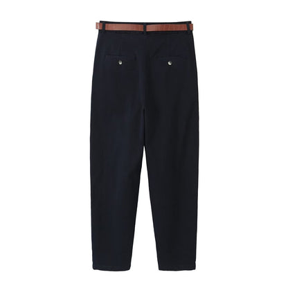 Well Tailored Pants with a Graceful Silhouette
