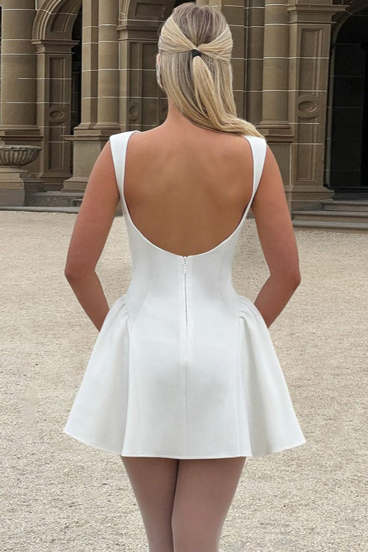 Beautifully Finished Dress in a Timeless Design