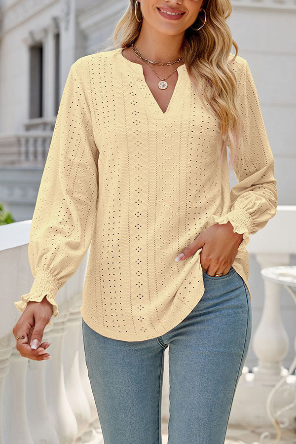 Well Tailored Top with a Graceful Silhouette