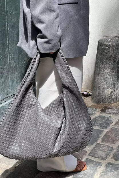 Beautifully Finished Bag in a Timeless Design