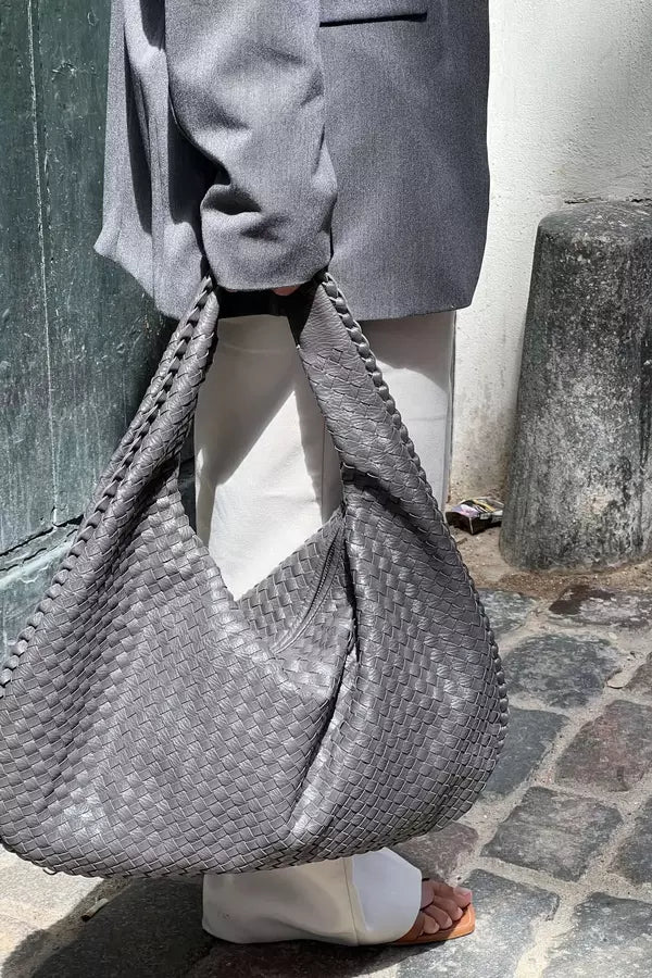Beautifully Finished Bag in a Timeless Design