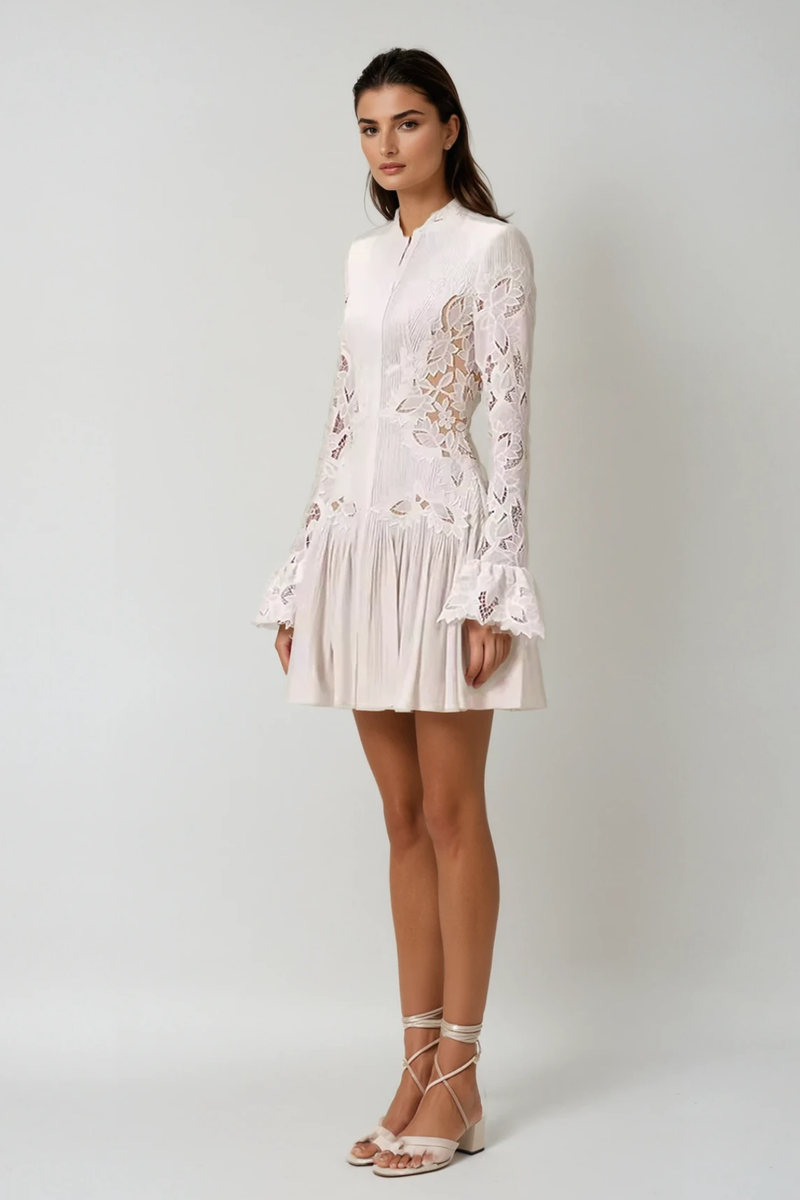 Beautifully Finished Dress in a Timeless Design