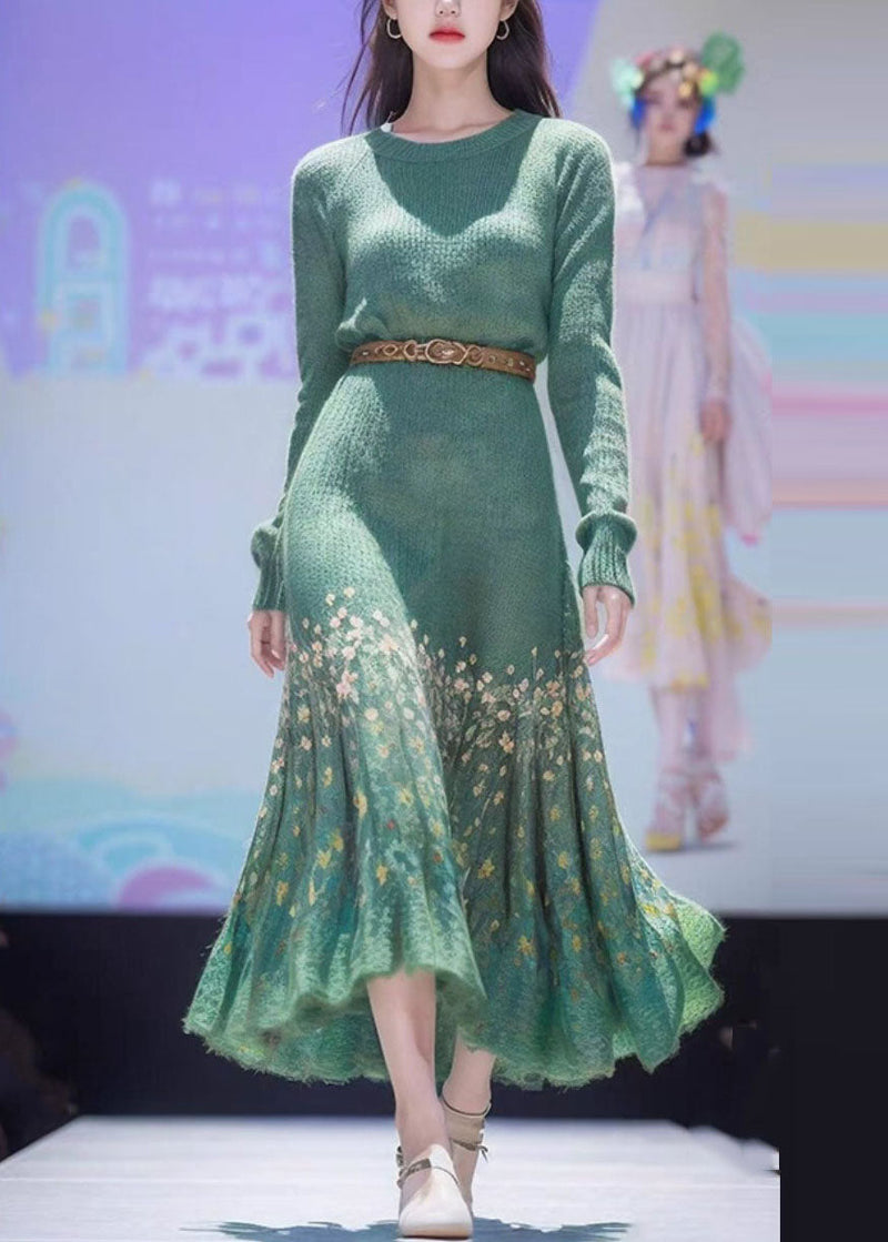 Well Tailored Sweater with a Graceful Silhouette