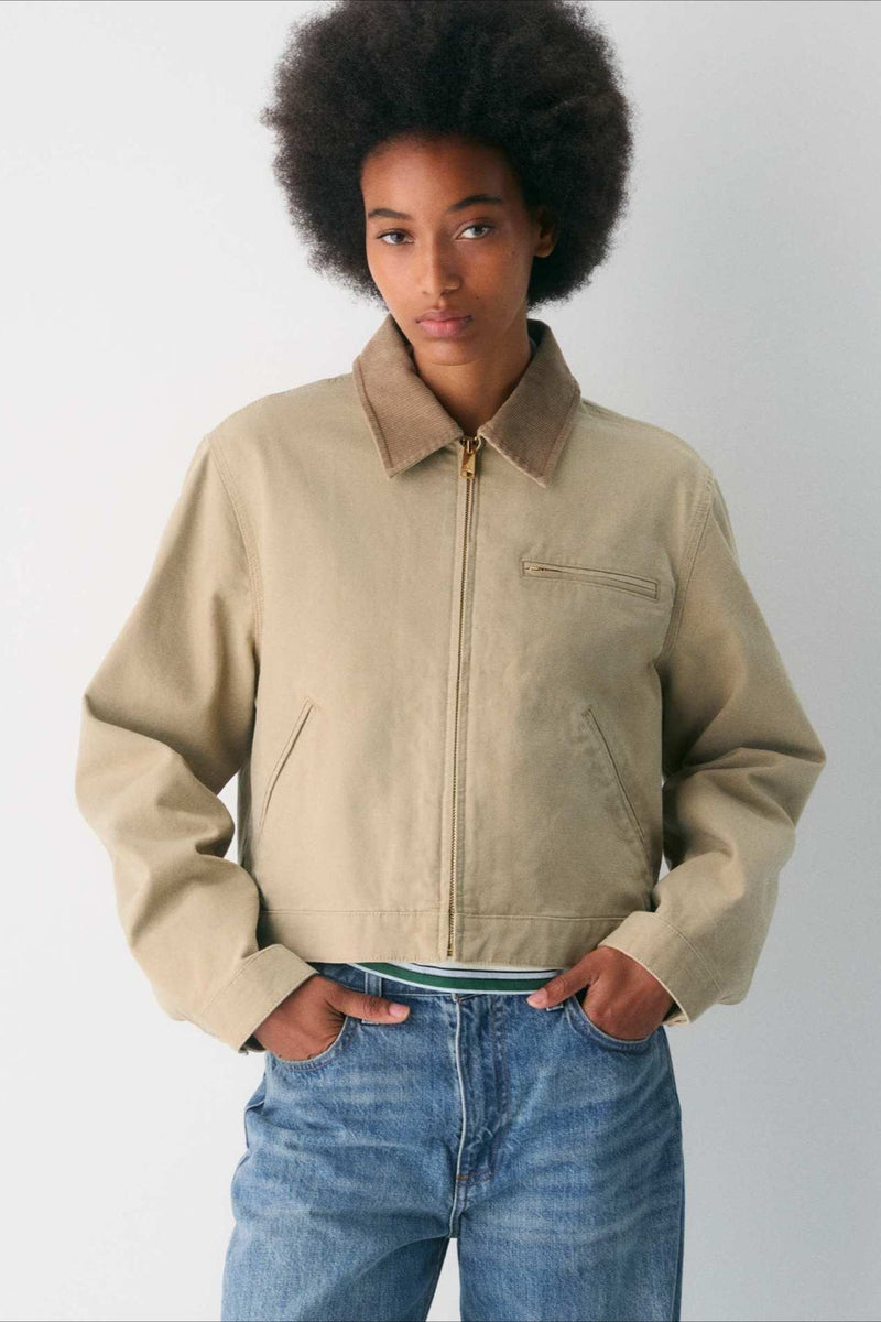 Well Tailored Jacket with a Graceful Silhouette