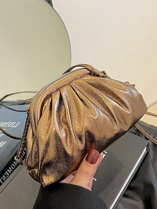 Well Tailored Bag with a Graceful Silhouette